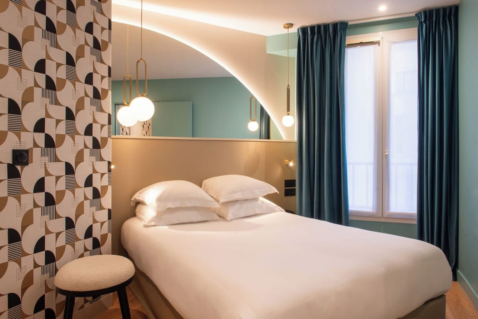 Family Room | Premium bedding, minibar, in-room safe, desk