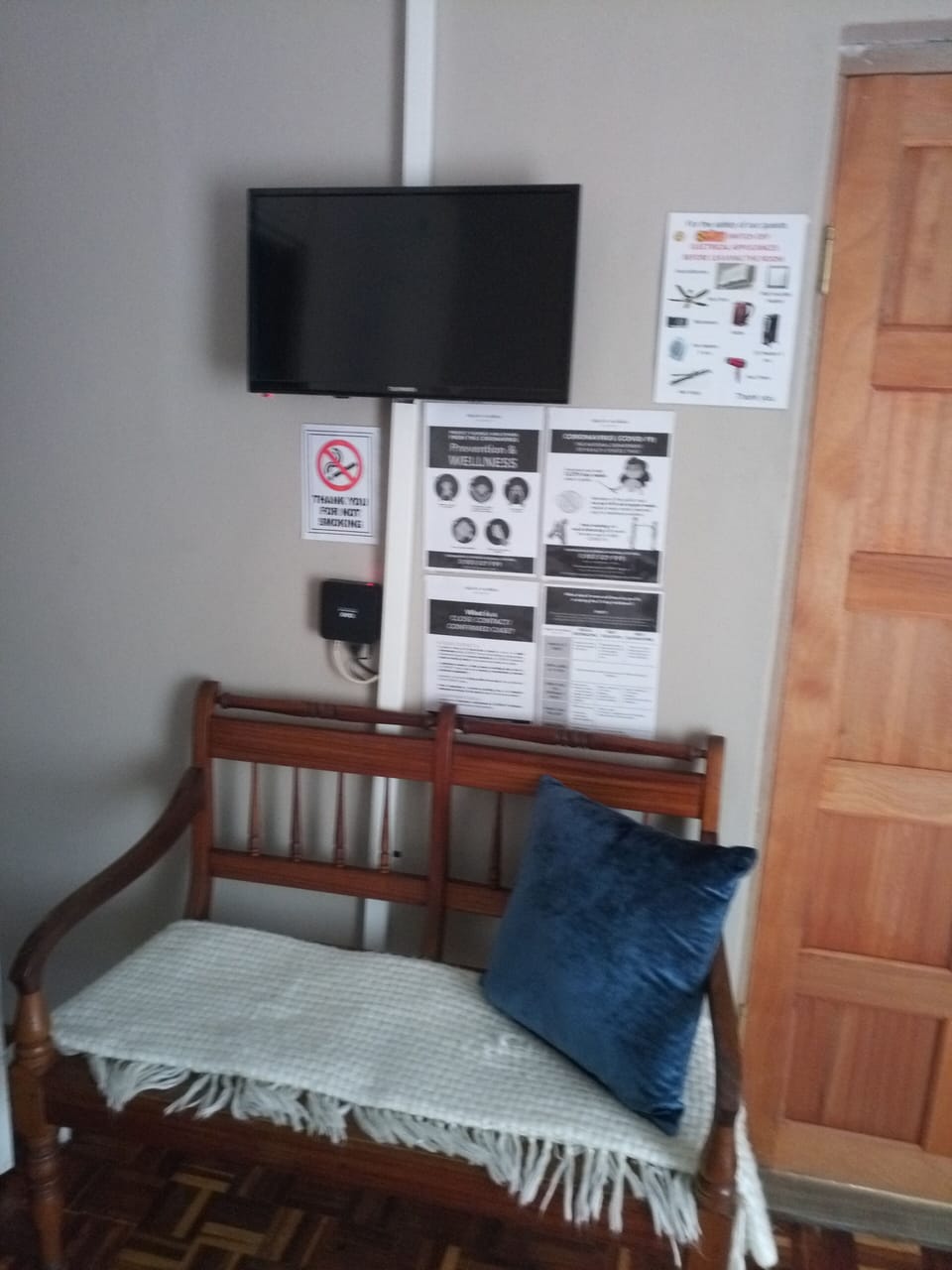 Deluxe Room, 1 Double Bed (1) | Television