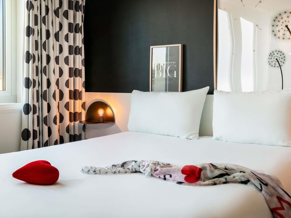 In-room safe, individually furnished, soundproofing, free WiFi