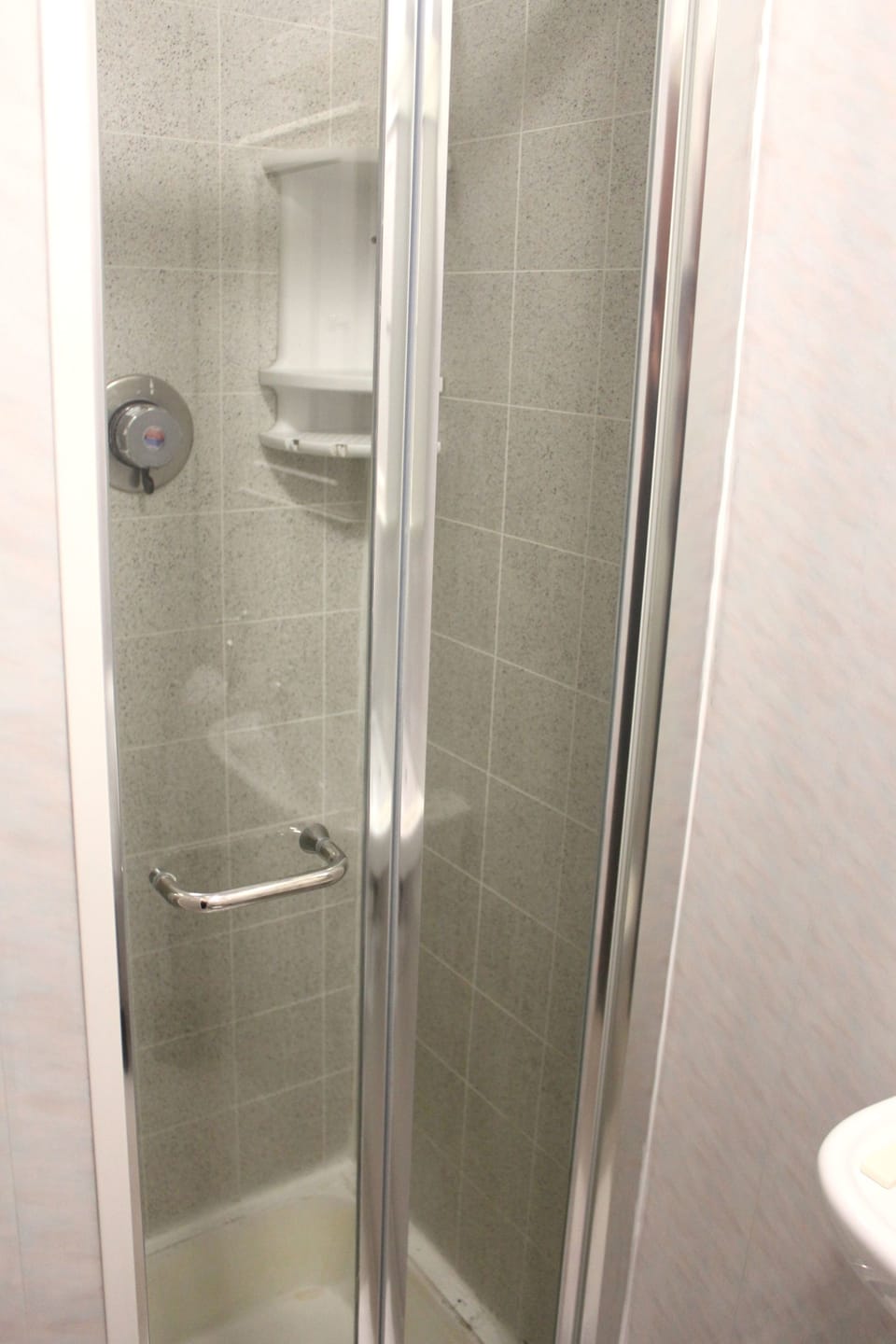 Double Room | Bathroom shower