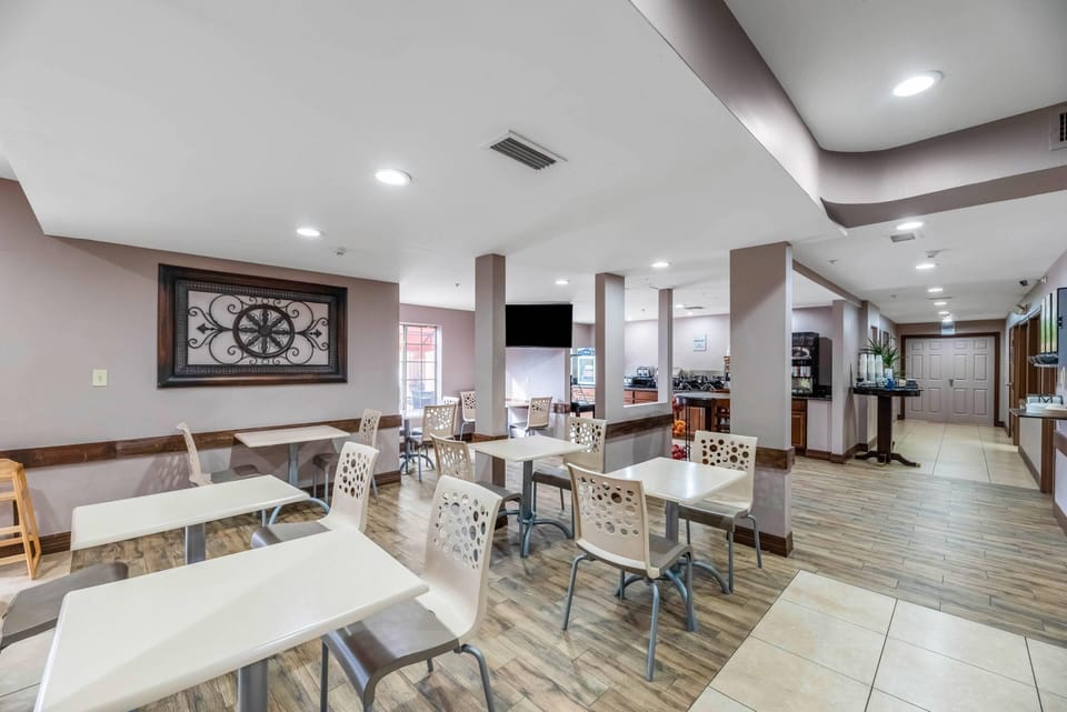 Free continental breakfast