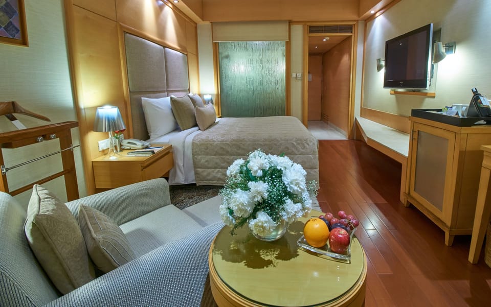 Premium Room | Premium bedding, down comforters, minibar, in-room safe