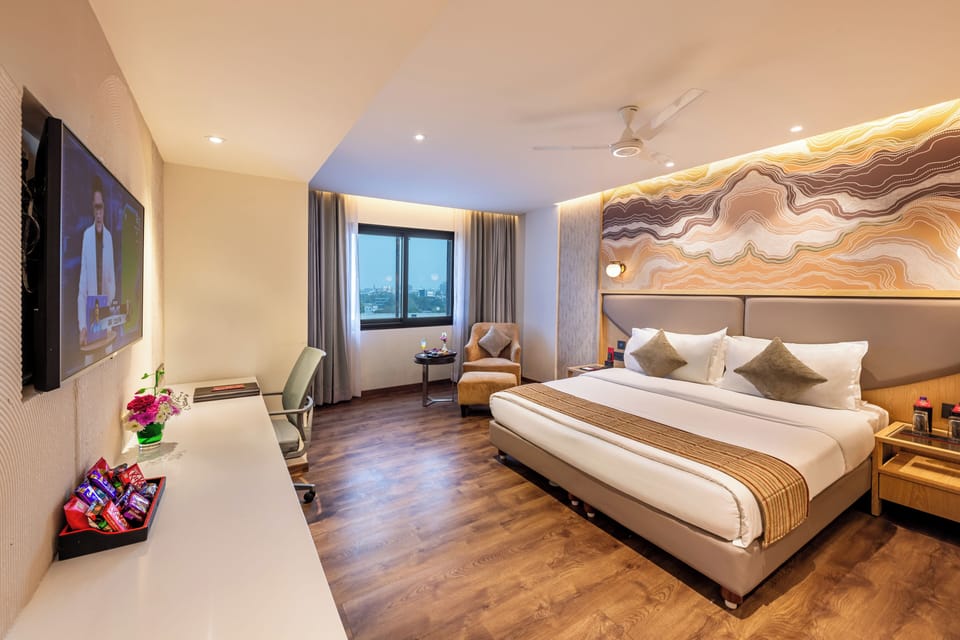 Superior Room | Bathroom | Shower, free toiletries, hair dryer, towels