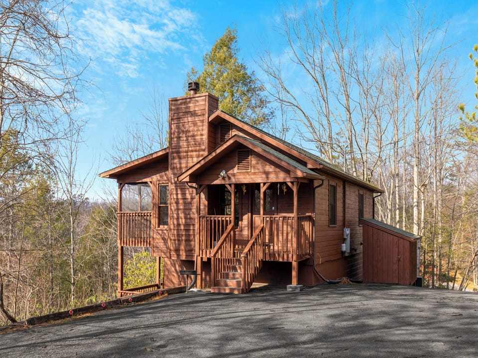 Studio (2 Bedrooms) | Front of property