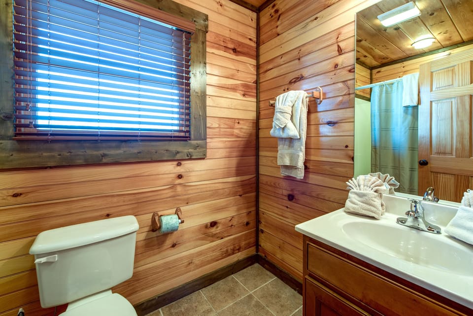 Celebration Lodge by Jackson Mountain Rentals Cabin in Gatlinburg