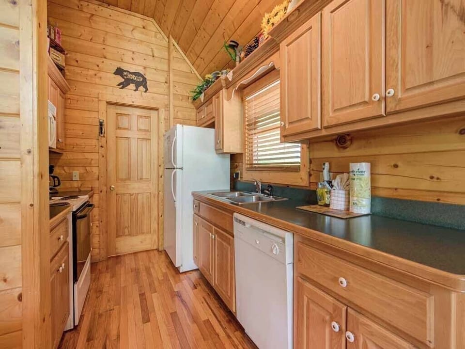 Studio (2 Bedrooms) | Property amenity