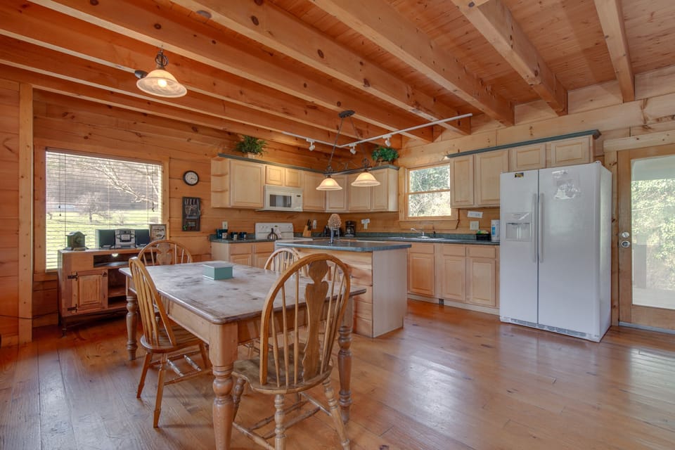 Studio (2 Bedrooms) | Property amenity