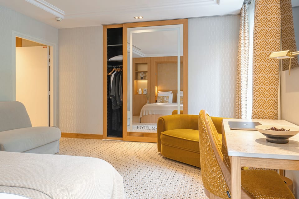 Deluxe view St-Germain | Premium bedding, minibar, in-room safe, laptop workspace