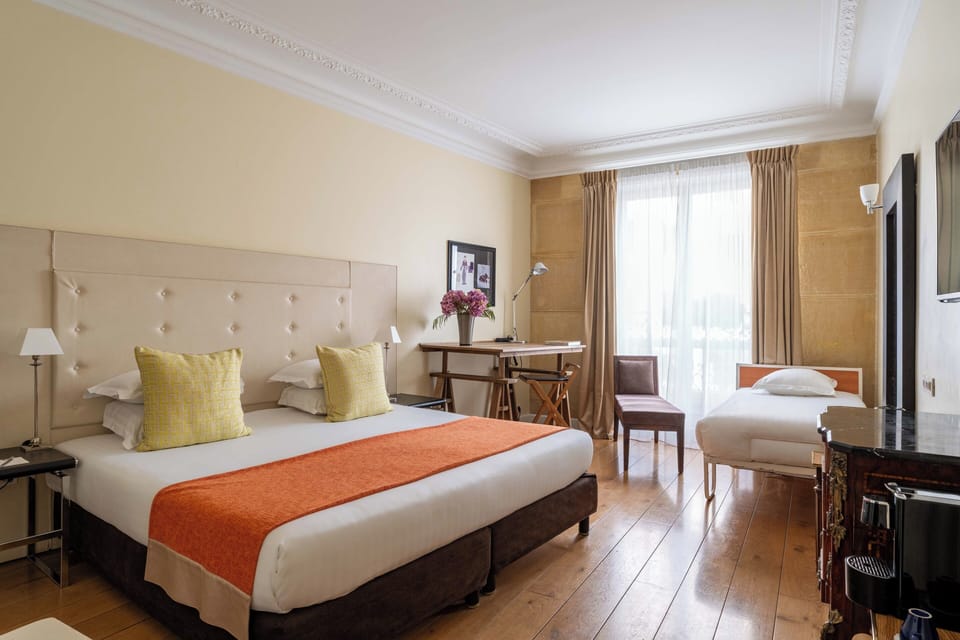 Family Privilege Room ( 2 Rooms) - Complimentary soft minibar,courtesy tray,Chromecast,digital press | Free minibar, in-room safe, desk, blackout drapes