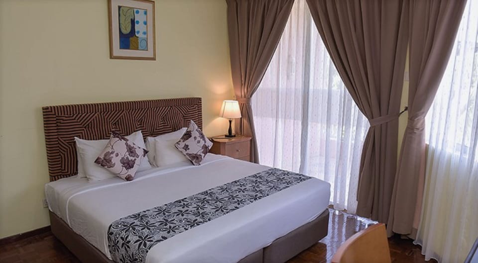 Suite, 2 Bedrooms (plus water park passes for 4 person) | In-room safe, desk, laptop workspace, soundproofing
