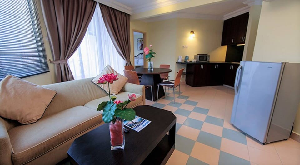 Suite, 2 Bedrooms (plus water park passes for 4 person) | Private kitchen | Coffee/tea maker, full-size fridge, microwave, electric kettle