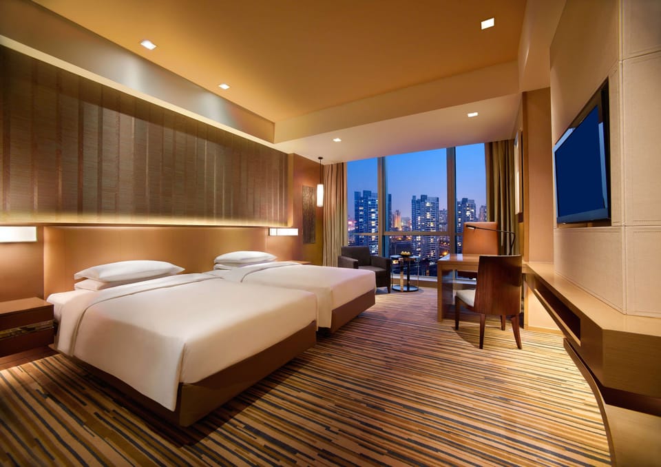 Minibar, in-room safe, soundproofing, iron/ironing board
