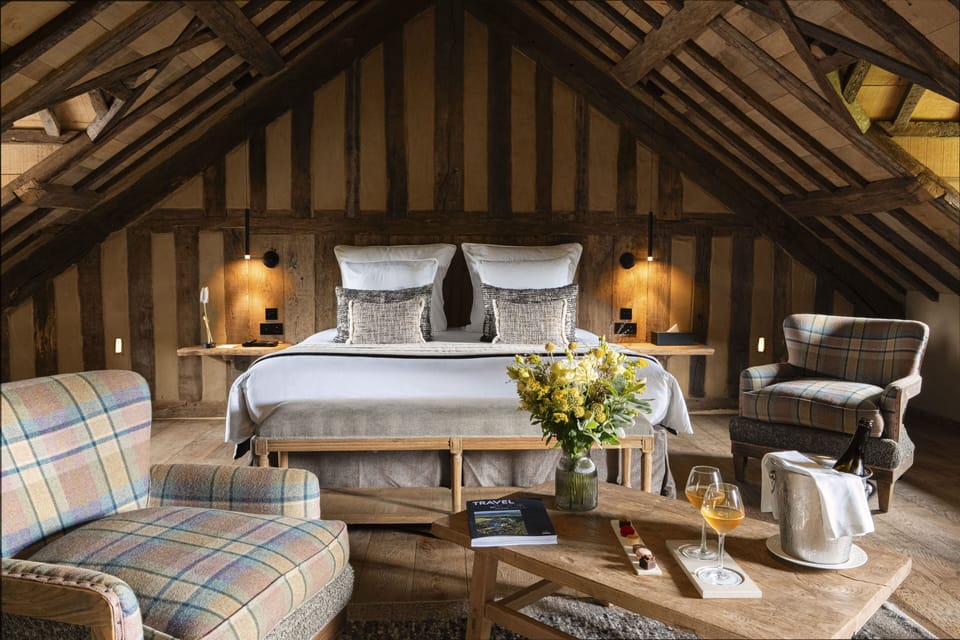 Junior Suite (Steam Shower and Balneo bathtub) | Premium bedding, pillowtop beds, minibar, in-room safe
