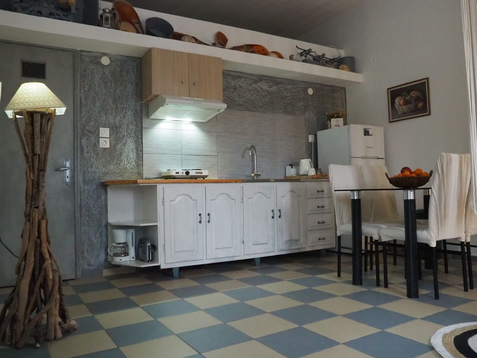 Family Apartment, 2 Bedrooms, Sea View | Living area