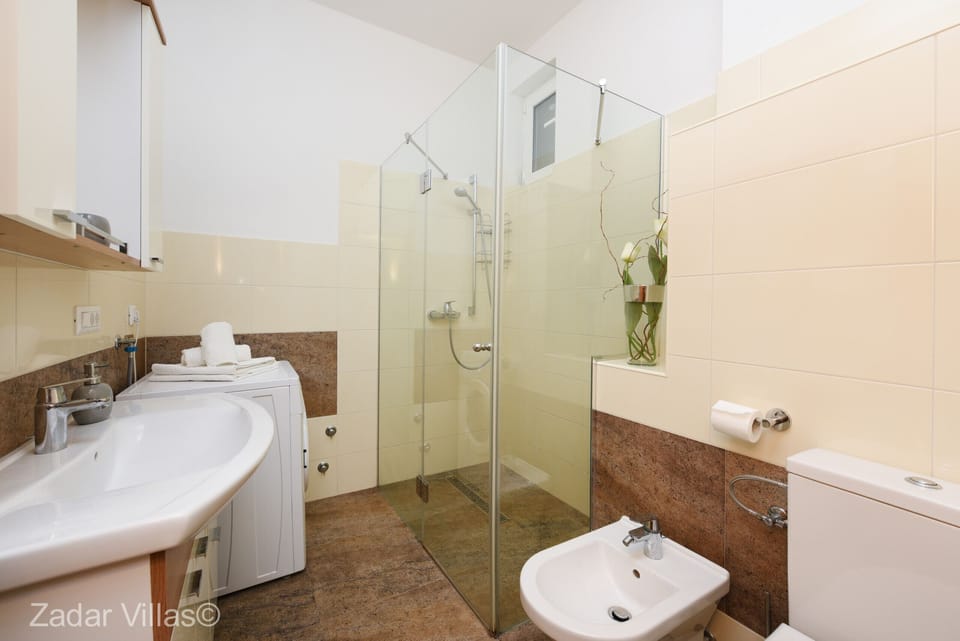 Villa, 4 Bedrooms, Private Pool, Pool View | Bathroom | Shower, towels