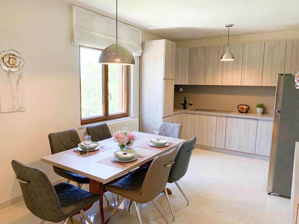 House, 3 Bedrooms | In-room dining