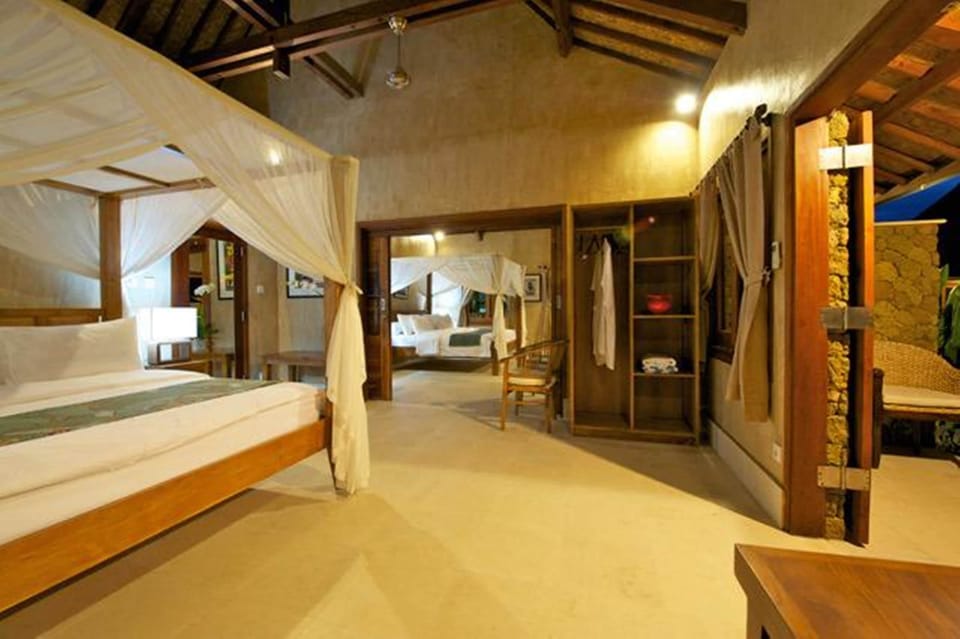 Select Comfort beds, minibar, in-room safe, desk