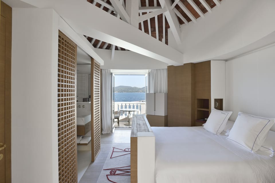 Classic Room, Sea Facing (Atelier) | Premium bedding, minibar, in-room safe, desk