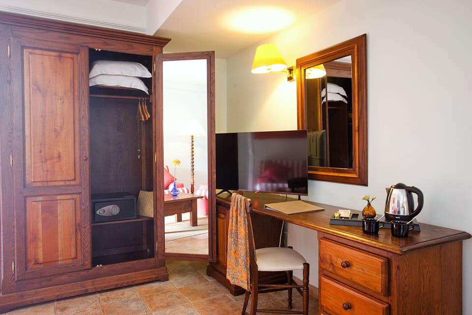 Junior Suite, Terrace | Premium bedding, minibar, in-room safe, desk