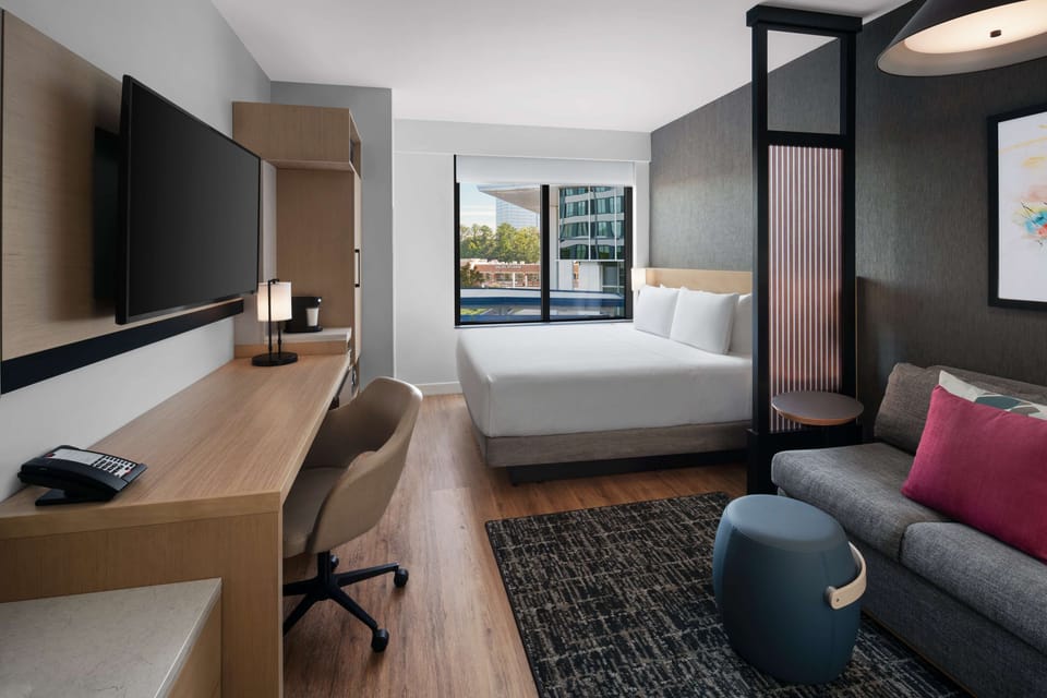 Room, 1 King Bed with Sofa bed | Hypo-allergenic bedding, in-room safe, desk, laptop workspace