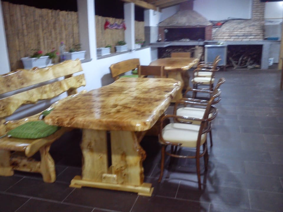 Studio, Multiple Bedrooms, Smoking, Balcony | Dining