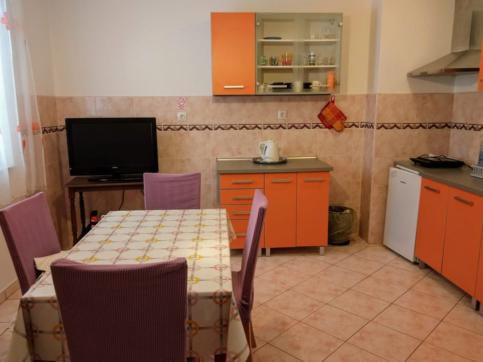 Shared Dormitory, 1 Bedroom, Smoking | Interior