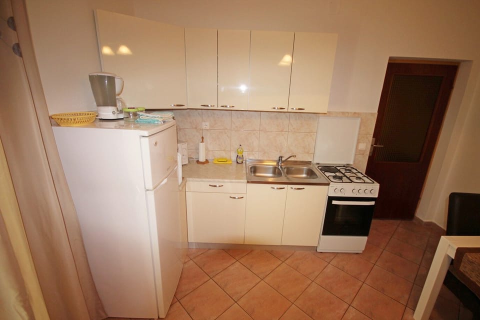 Apartment, 1 Bedroom, Terrace, Garden View | Interior