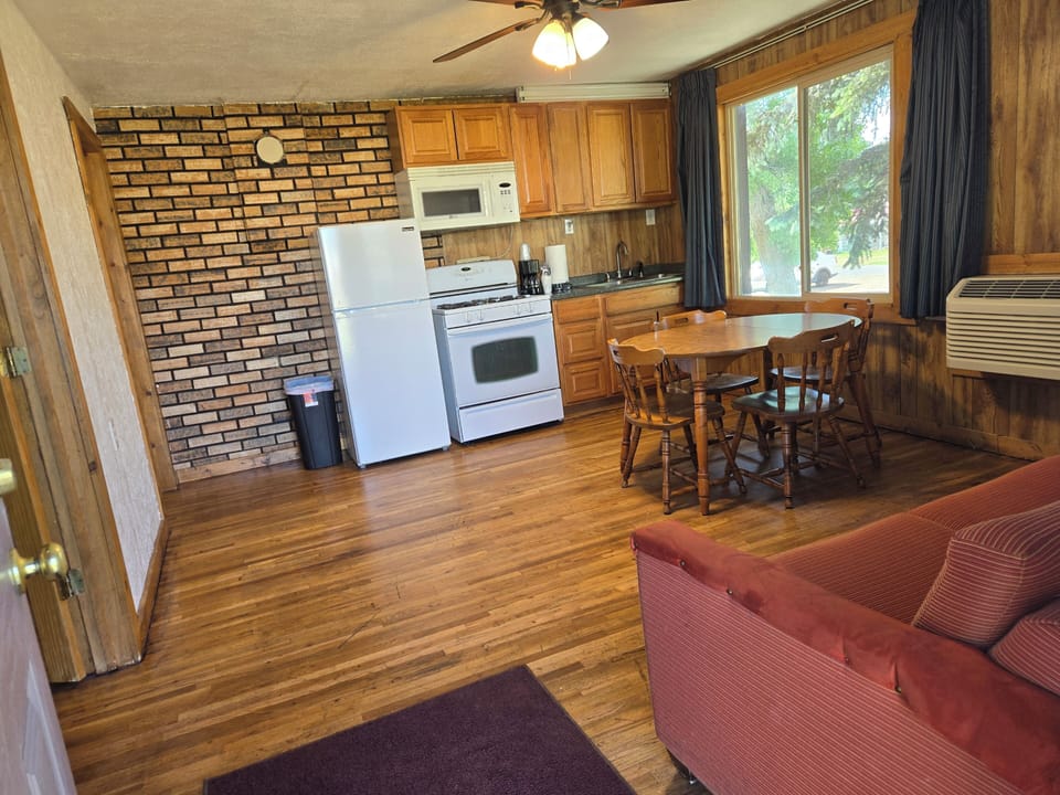 Family Cabin | Individually decorated, individually furnished, laptop workspace