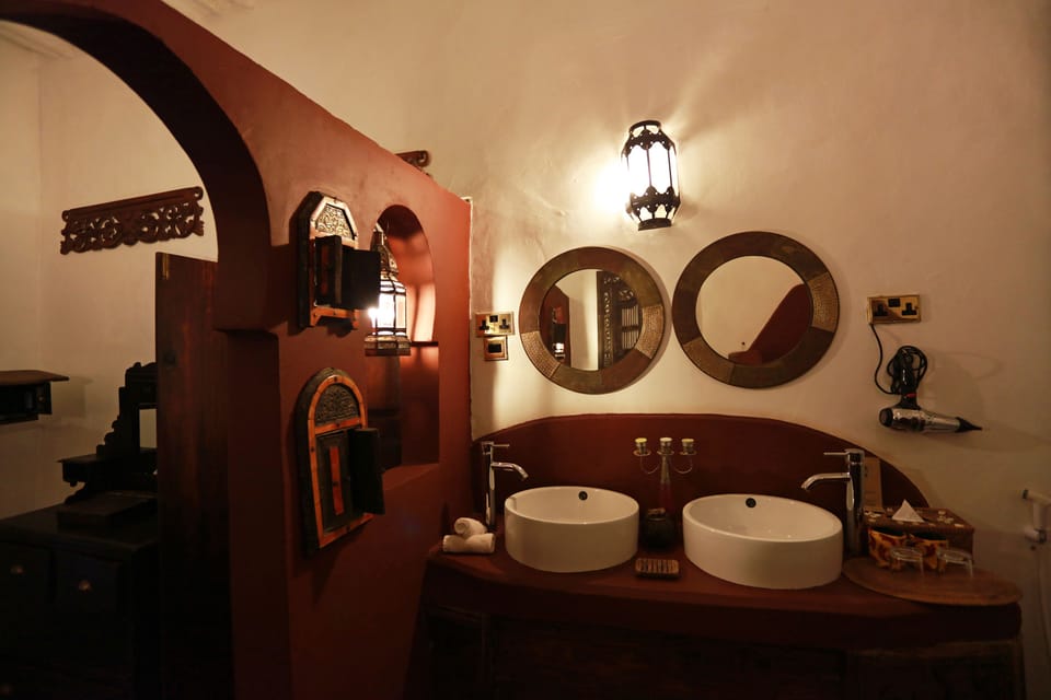 Signature Suite | Bathroom | Shower, designer toiletries, bathrobes, bidet