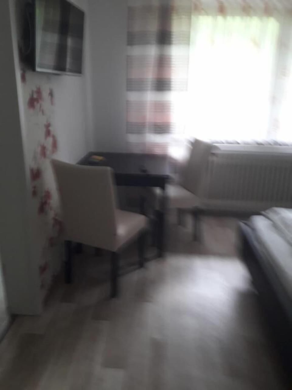 Desk, free WiFi