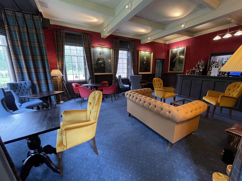 Lobby lounge