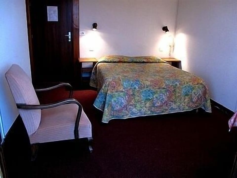 Standard Double Room | Free WiFi