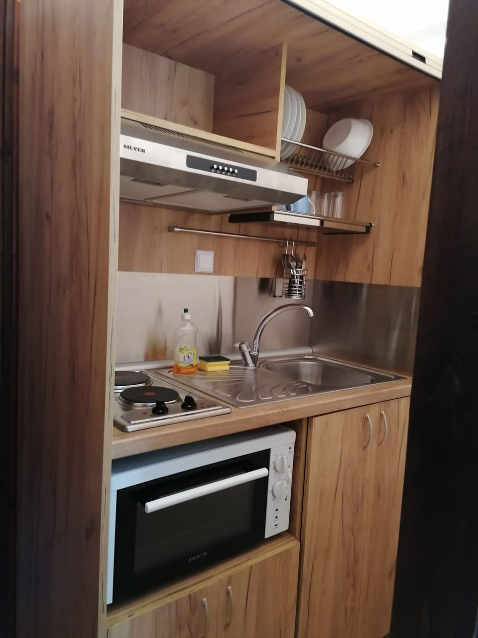 Fridge, stovetop, cookware/dishes/utensils