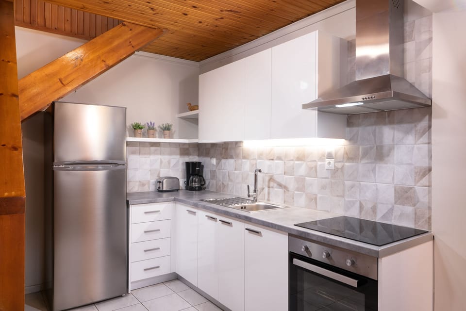 Deluxe House, 3 Bedrooms, Sea View | Private kitchen | Fridge, oven, stovetop, toaster