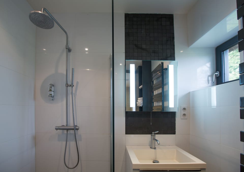 Superior Double Room (Contempory) | Bathroom | Bathrobes, slippers, towels