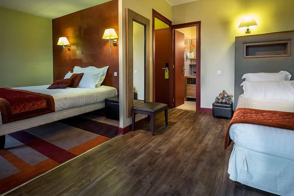Premium Room | Minibar, in-room safe, individually decorated, desk