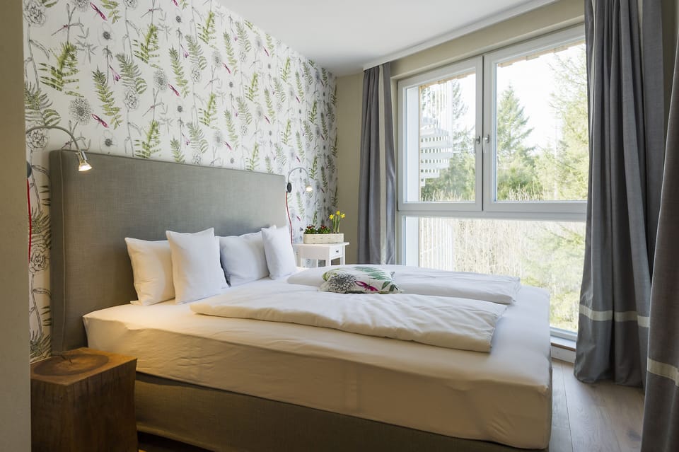 Appartement Small | Individually decorated, desk, laptop workspace, blackout drapes