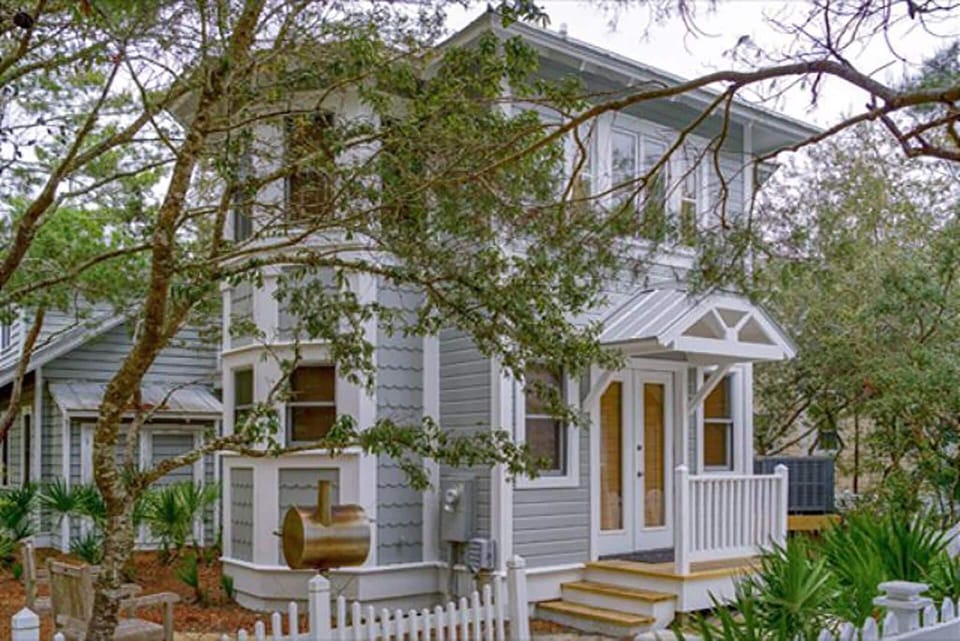 House (1 Bedroom) | Front of property