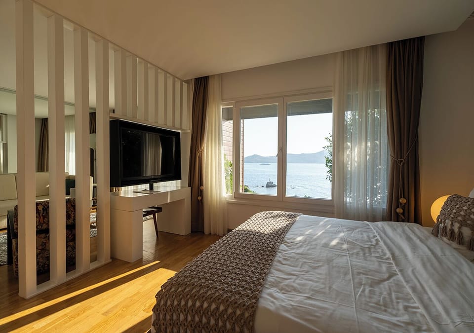 Executive Room, Balcony, Sea View | Minibar, in-room safe, soundproofing, free WiFi