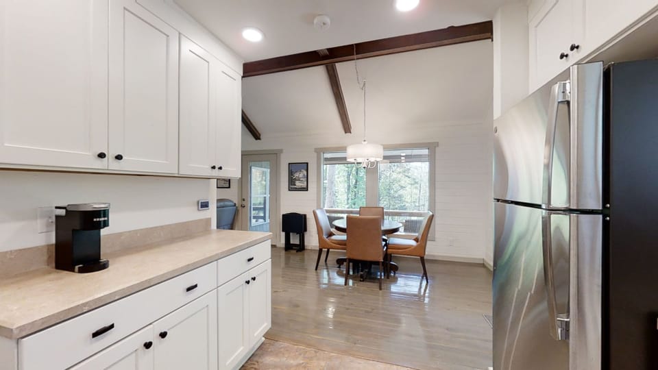 Cottage, 1 Bedroom | Private kitchen | Fridge, microwave, oven, dishwasher