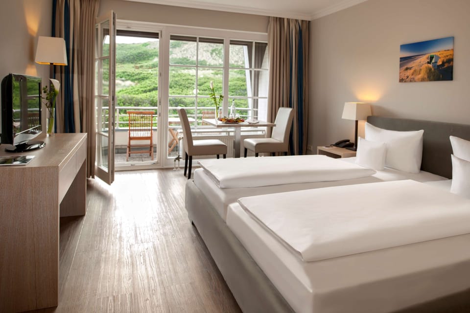 Standard Studio | Hypo-allergenic bedding, in-room safe, soundproofing, iron/ironing board