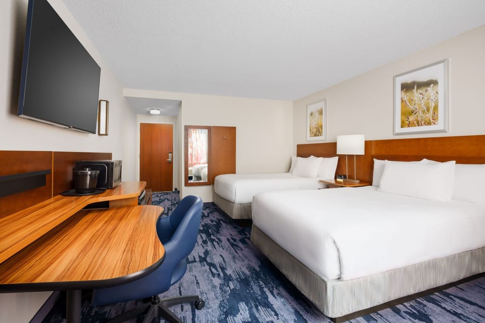 In-room safe, desk, laptop workspace, iron/ironing board