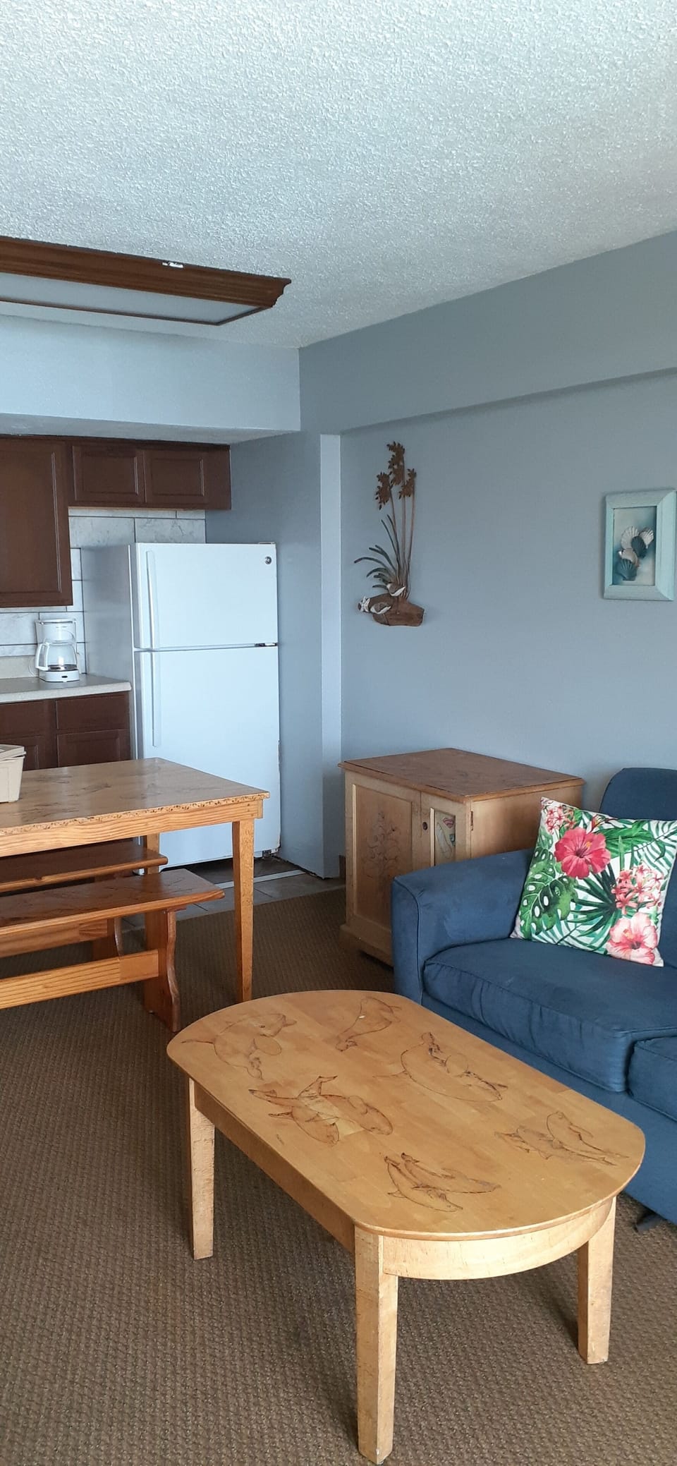 Suite, 1 Bedroom, Oceanfront | Living room | 32-inch flat-screen TV with cable channels, TV