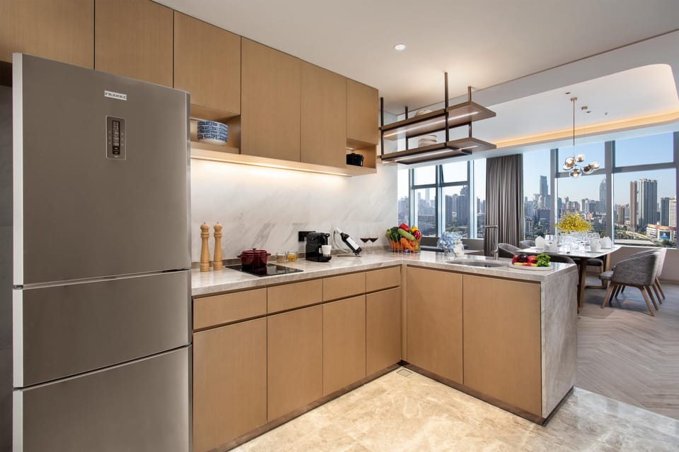 Suite, 1 Bedroom (Living and Dining Area) | Private kitchen