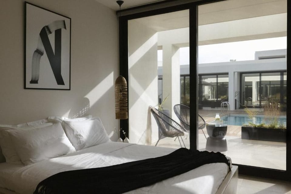Superior Double Room | Minibar, in-room safe, desk, blackout drapes