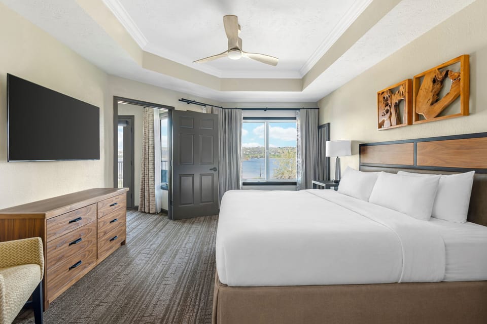 Pillowtop beds, in-room safe, blackout drapes, iron/ironing board