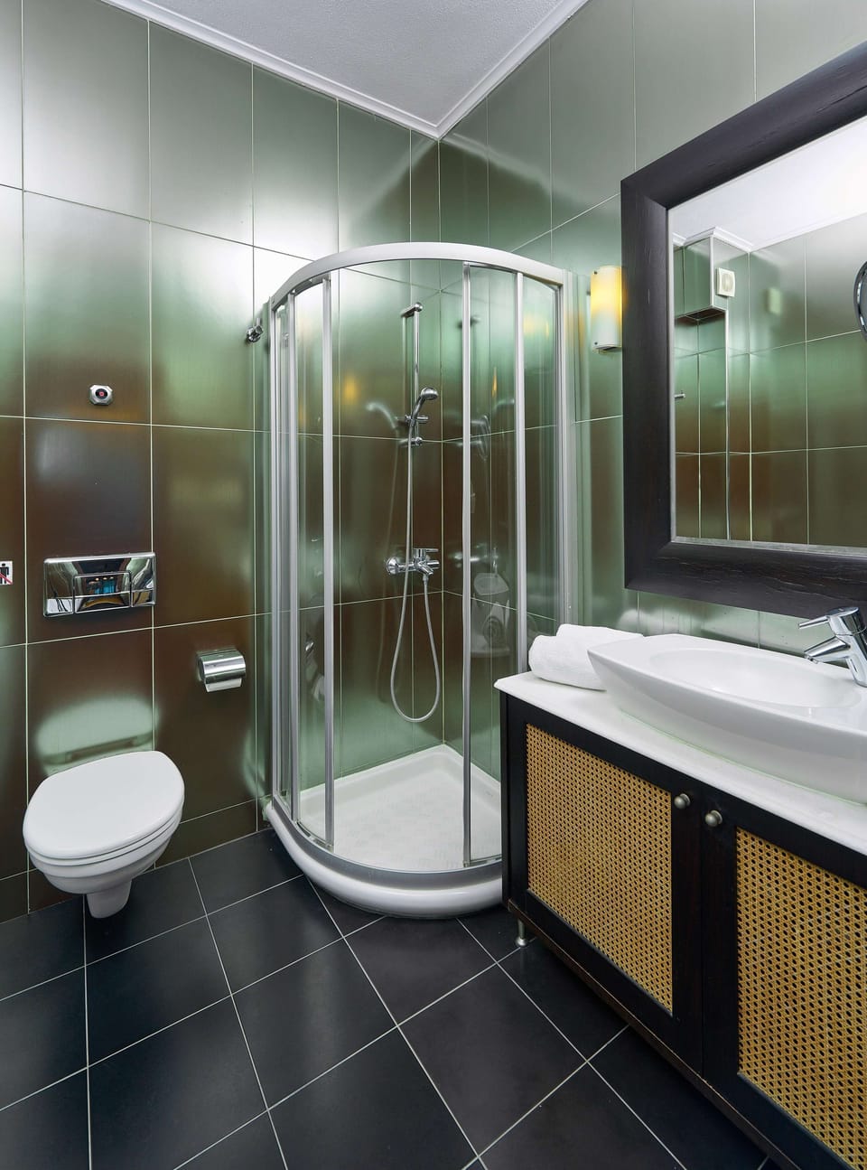 Grand Suite | Bathroom | Free toiletries, hair dryer, towels