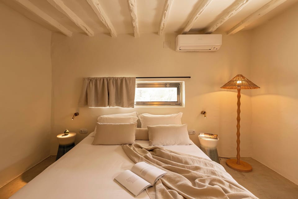 Junior Suite, 1 Queen Bed (Finca) | Down comforters, in-room safe, blackout drapes