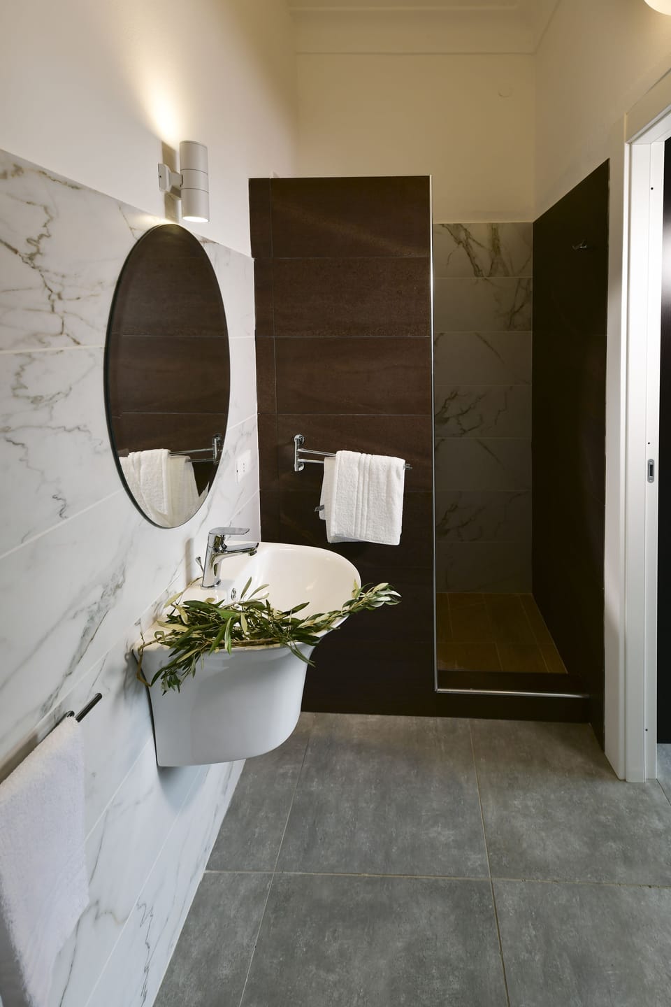 Suite Double Room With Jacuzzi & Sauna, Pool View | Bathroom | Free toiletries, hair dryer, bidet, towels