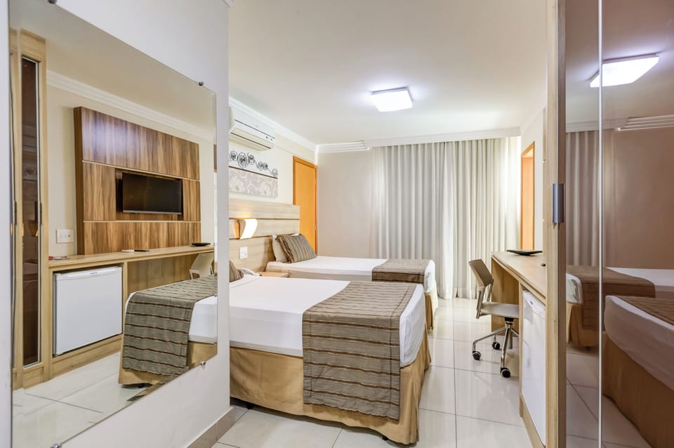 Deluxe Twin Room | Premium bedding, minibar, in-room safe, desk